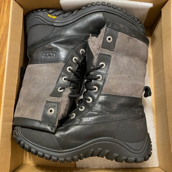 UGG boots - Picture 3 of 16